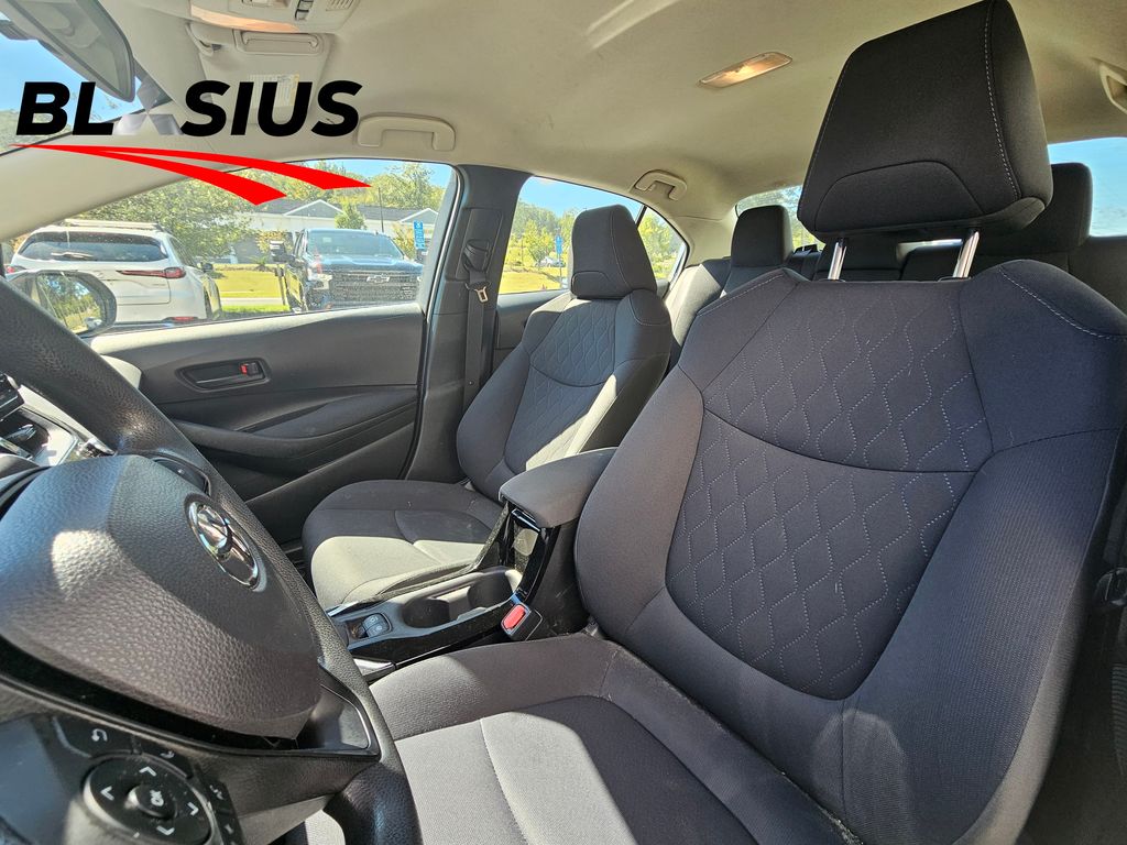 2022 Toyota Corolla LE photo 8
