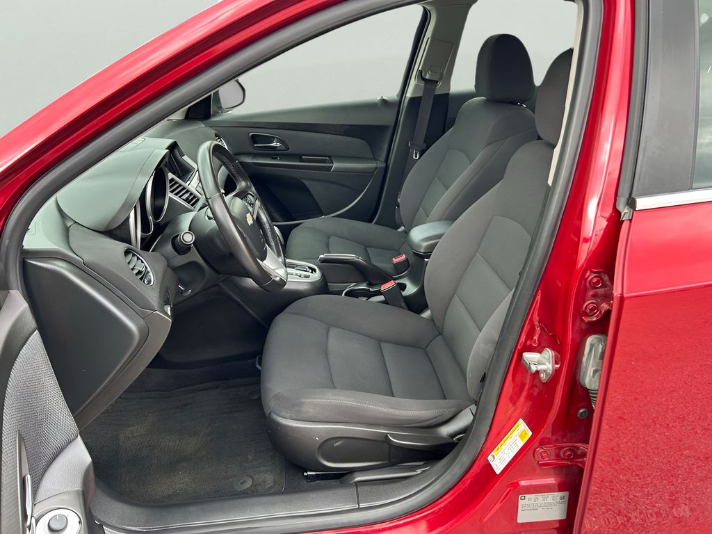 2012 Chevrolet Cruze photo 9