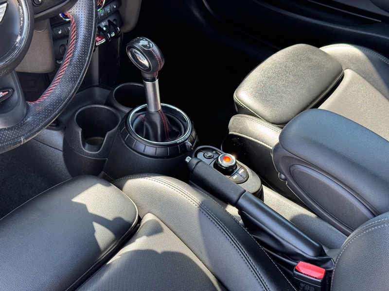 2017 Mini Cooper Convertible S photo 15
