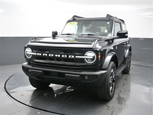 2022 Ford Bronco 2-Door Outer Banks's photo