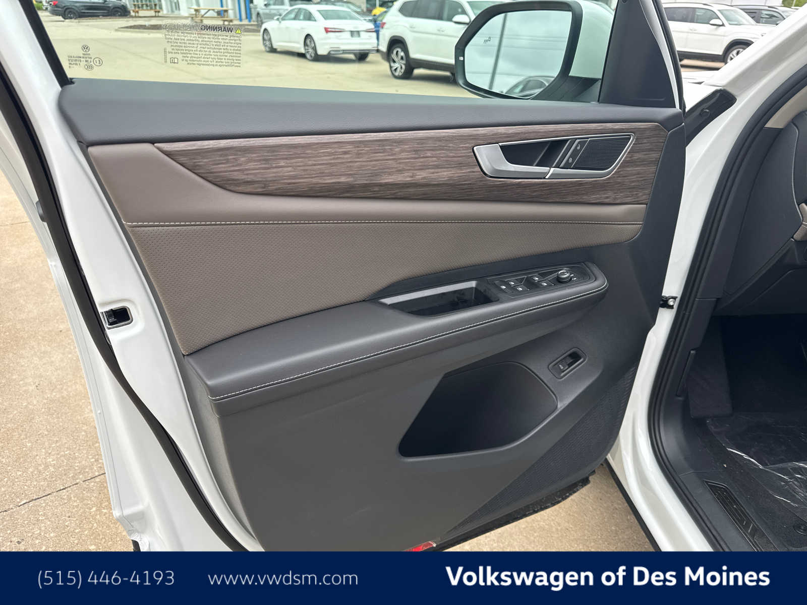 2025 Volkswagen Atlas SEL photo 20