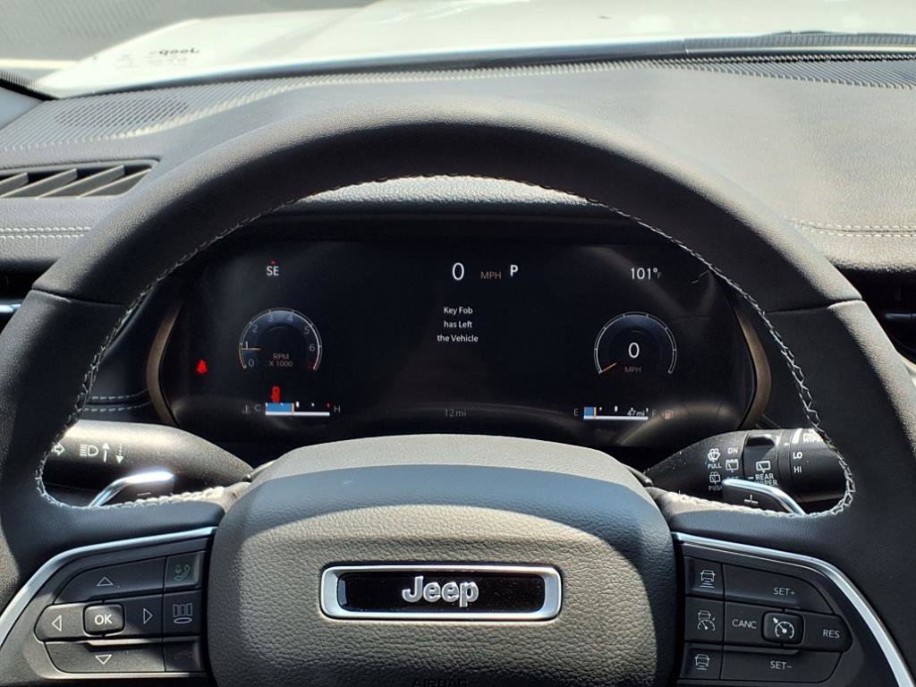 2025 Jeep Grand Cherokee Limited photo 10