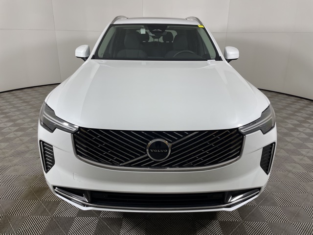 2025 Volvo XC90 B5 Core photo 3