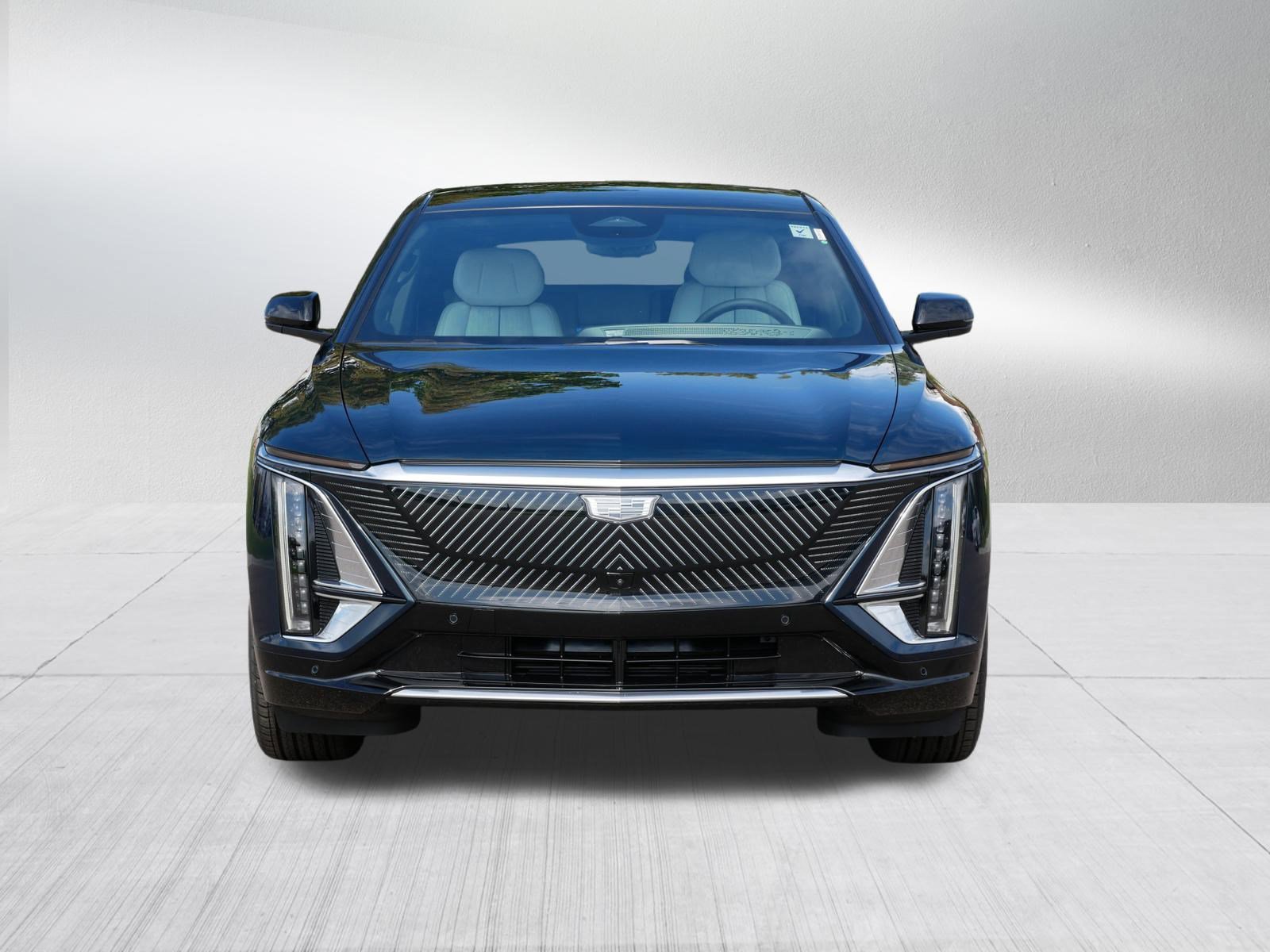2026 Cadillac Lyriq Luxury photo 2