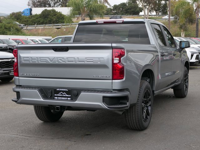 2025 Chevrolet Silverado 1500 Custom photo 3