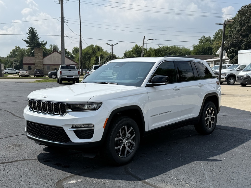2025 Jeep Grand Cherokee Limited photo 2
