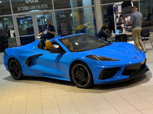 2022 Chevrolet Corvette Stingray 2LT photo 2