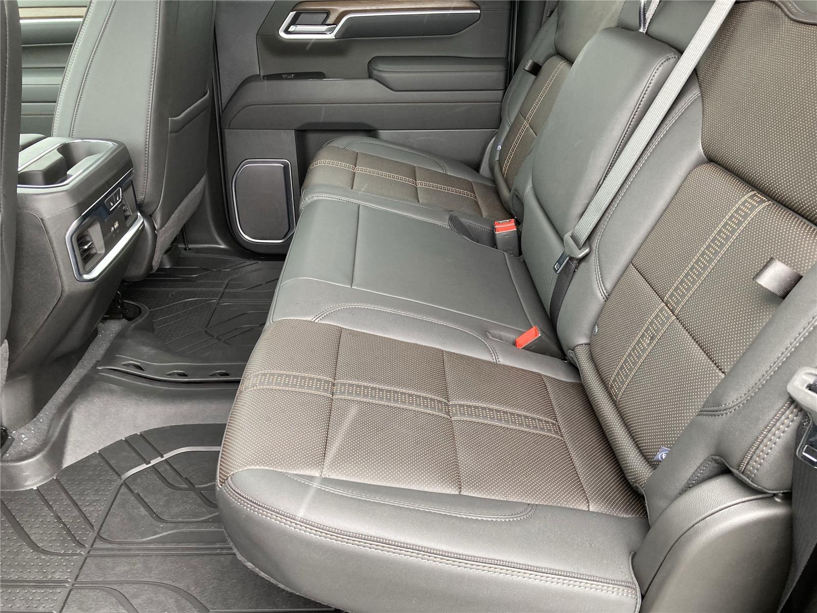 2026 Chevrolet Silverado 1500 High Country photo 19