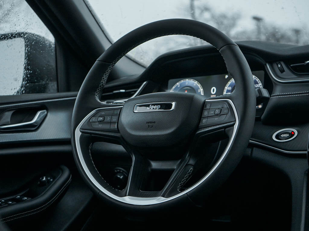 2025 Jeep Grand Cherokee Laredo X photo 14