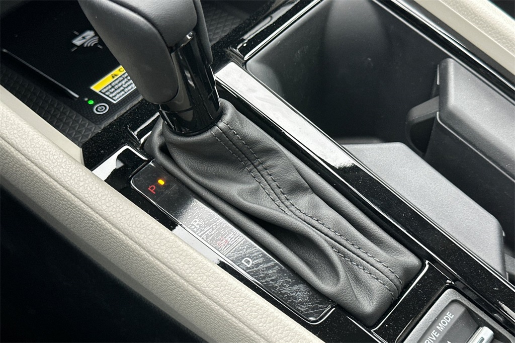 2025 Honda Accord Hybrid EX-L photo 17