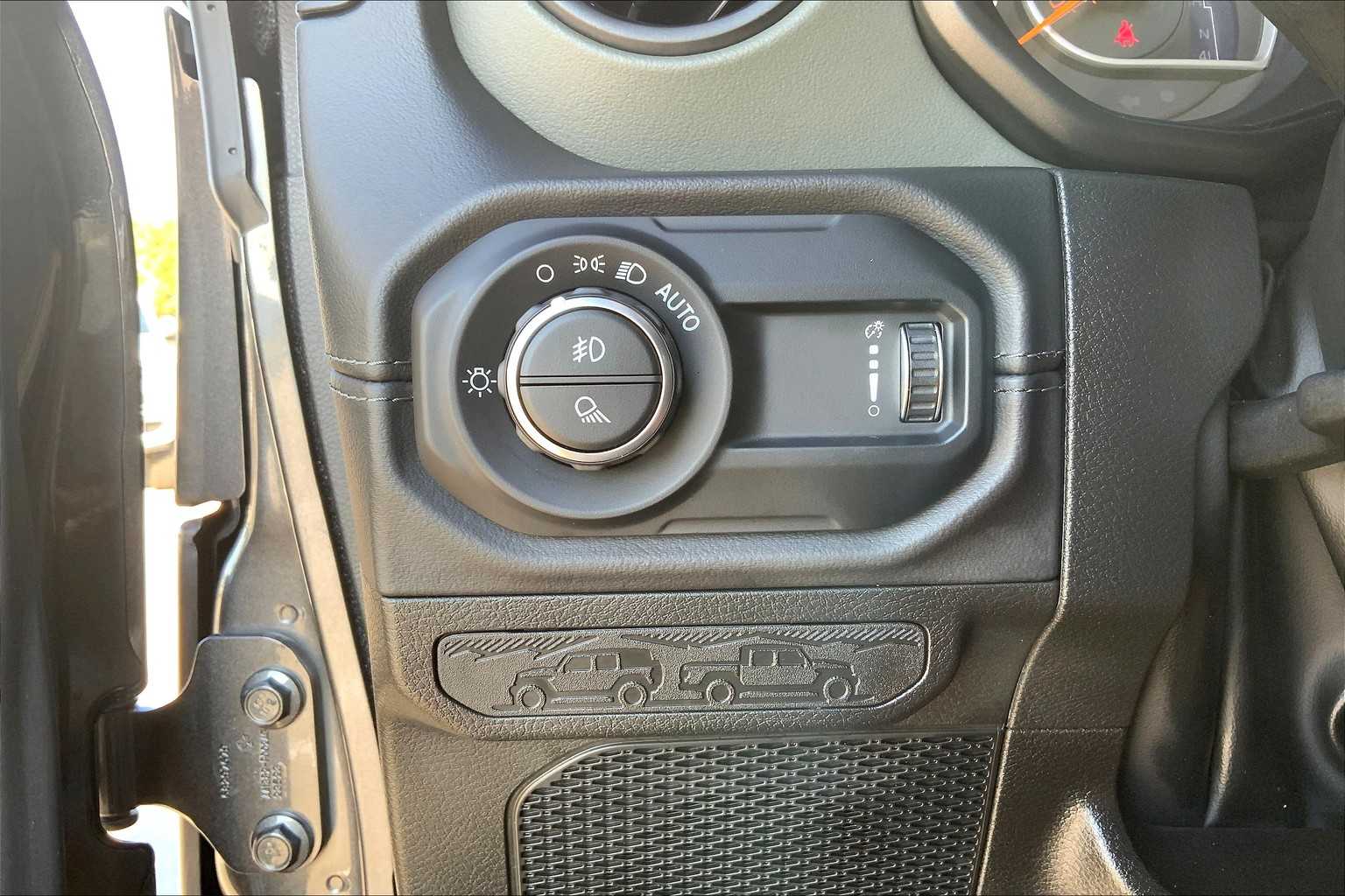 2024 Jeep Gladiator Mojave photo 32