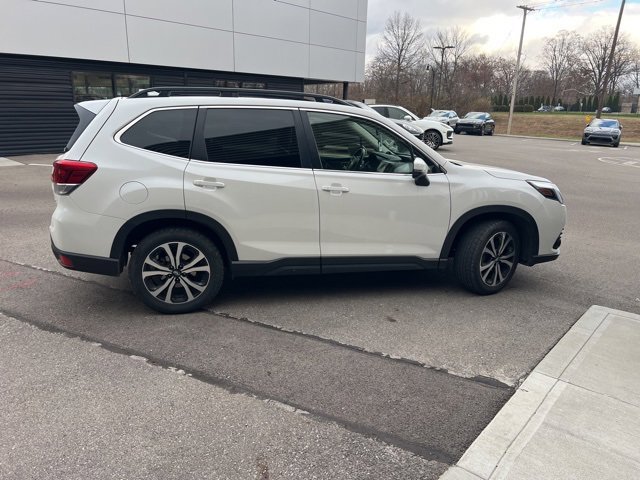 2023 Subaru Forester Limited photo 2