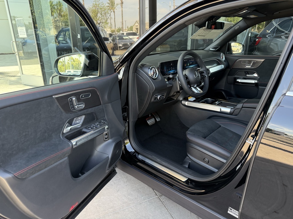 2026 Mercedes Benz GLB AMG 35 photo 5