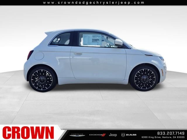 2025 Fiat 500e La Prima photo 4