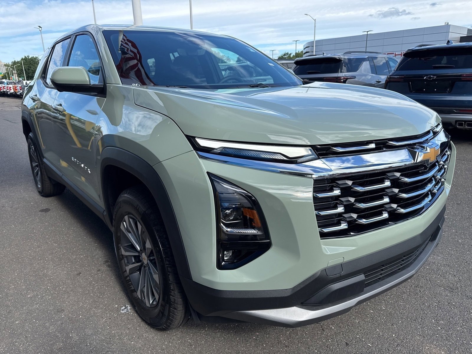 2026 Chevrolet Equinox LT photo 3