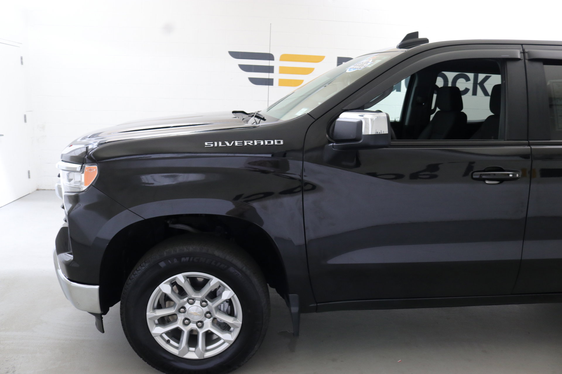 2024 Chevrolet Silverado 1500 LT photo 4