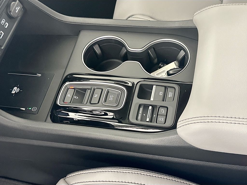 2025 Honda Pilot Touring photo 13