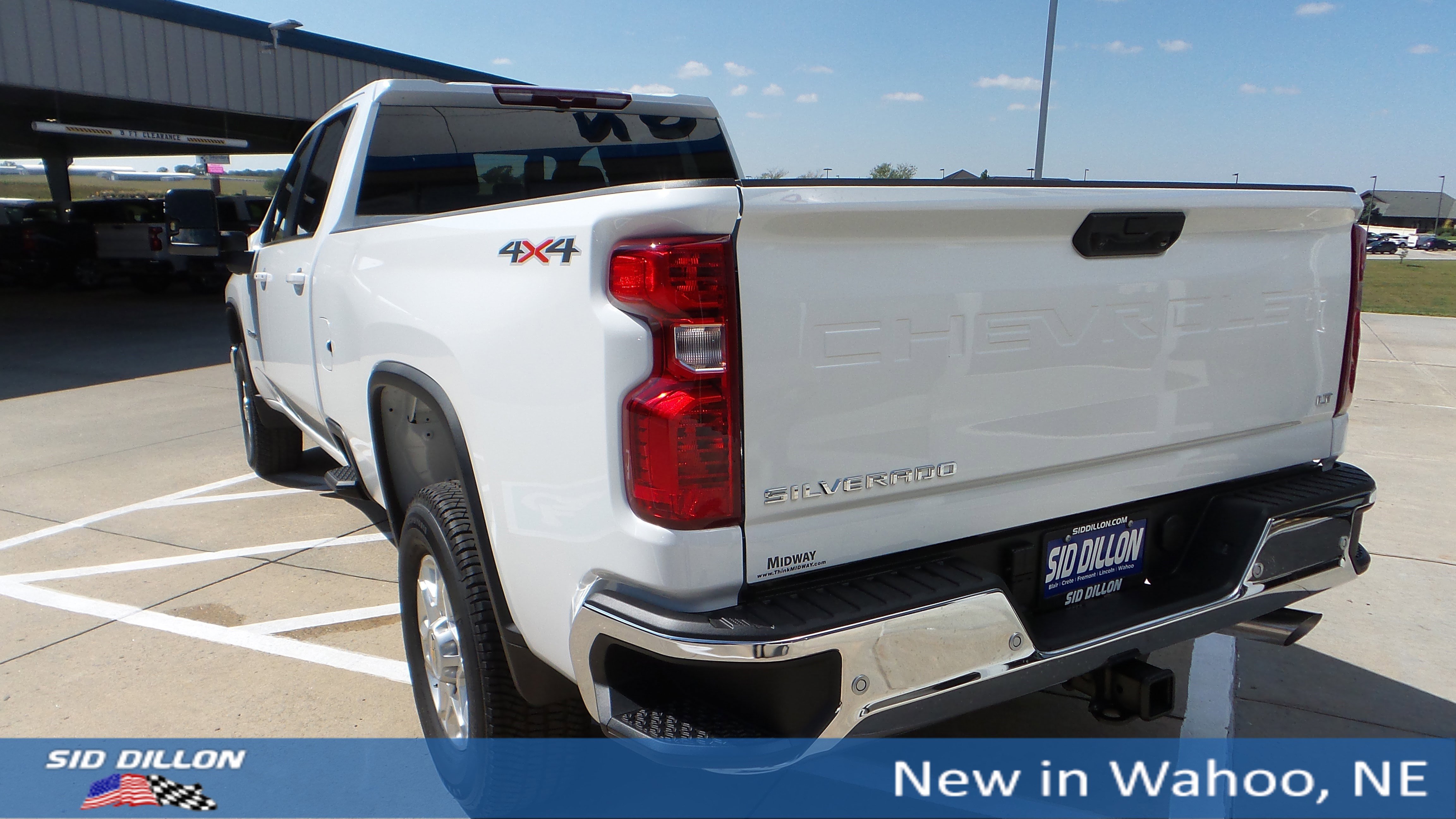 2025 Chevrolet Silverado LT photo 2