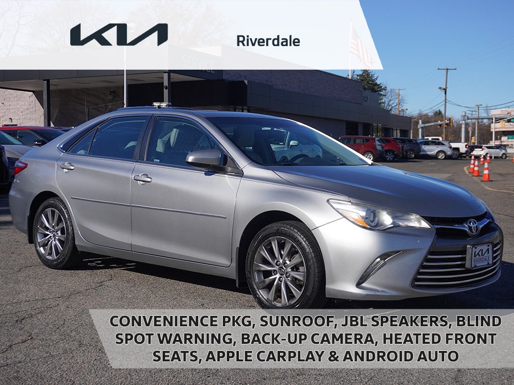 2017 Toyota Camry XLE's photo