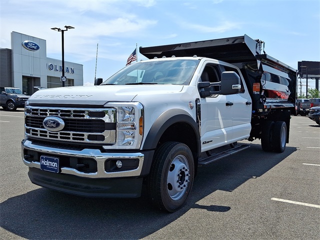 2025 Ford F-550 photo 3
