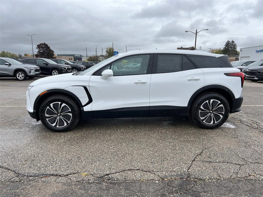 2026 Chevrolet Blazer EV photo 2