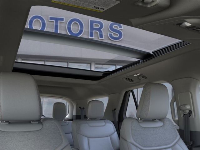 2025 Ford Explorer photo 20