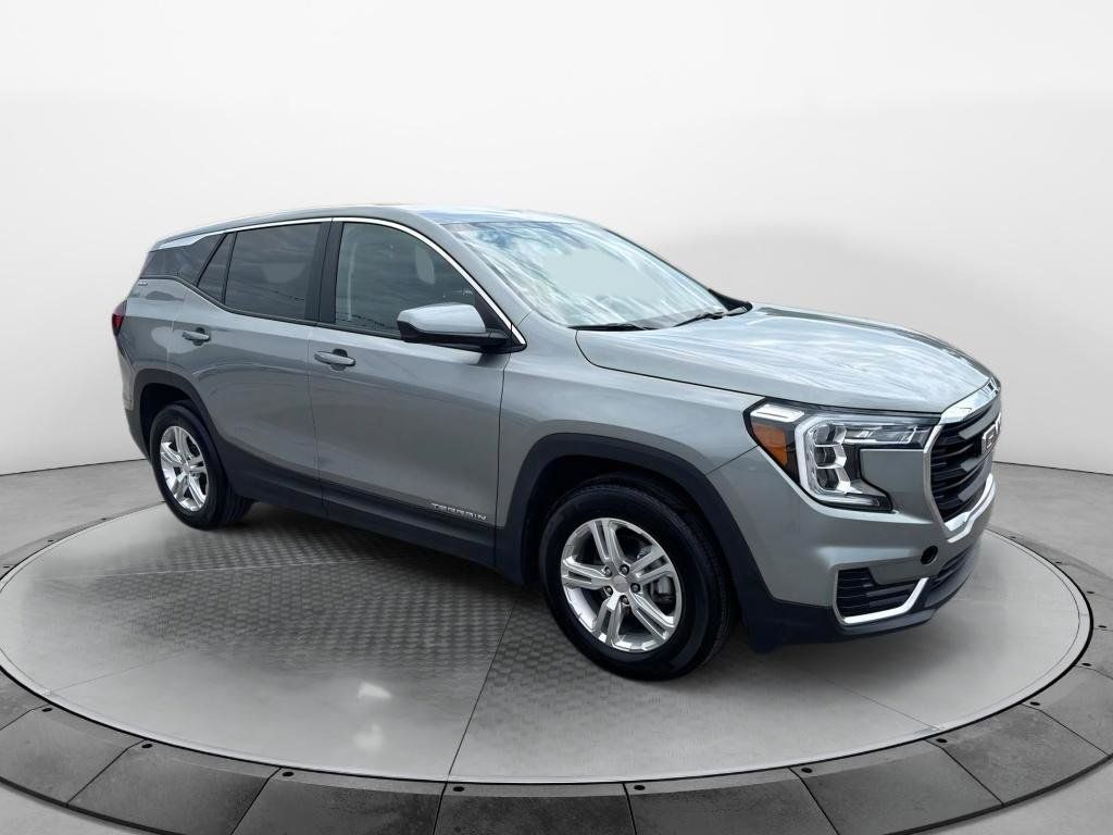 2024 GMC Terrain SLE's photo