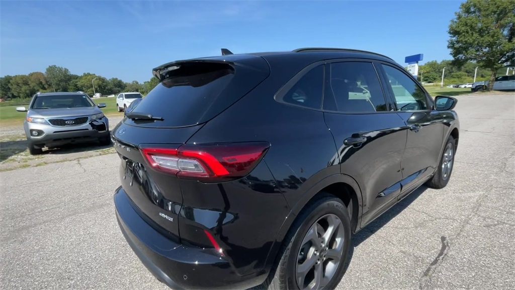 2024 Ford Escape ST-Line photo 7