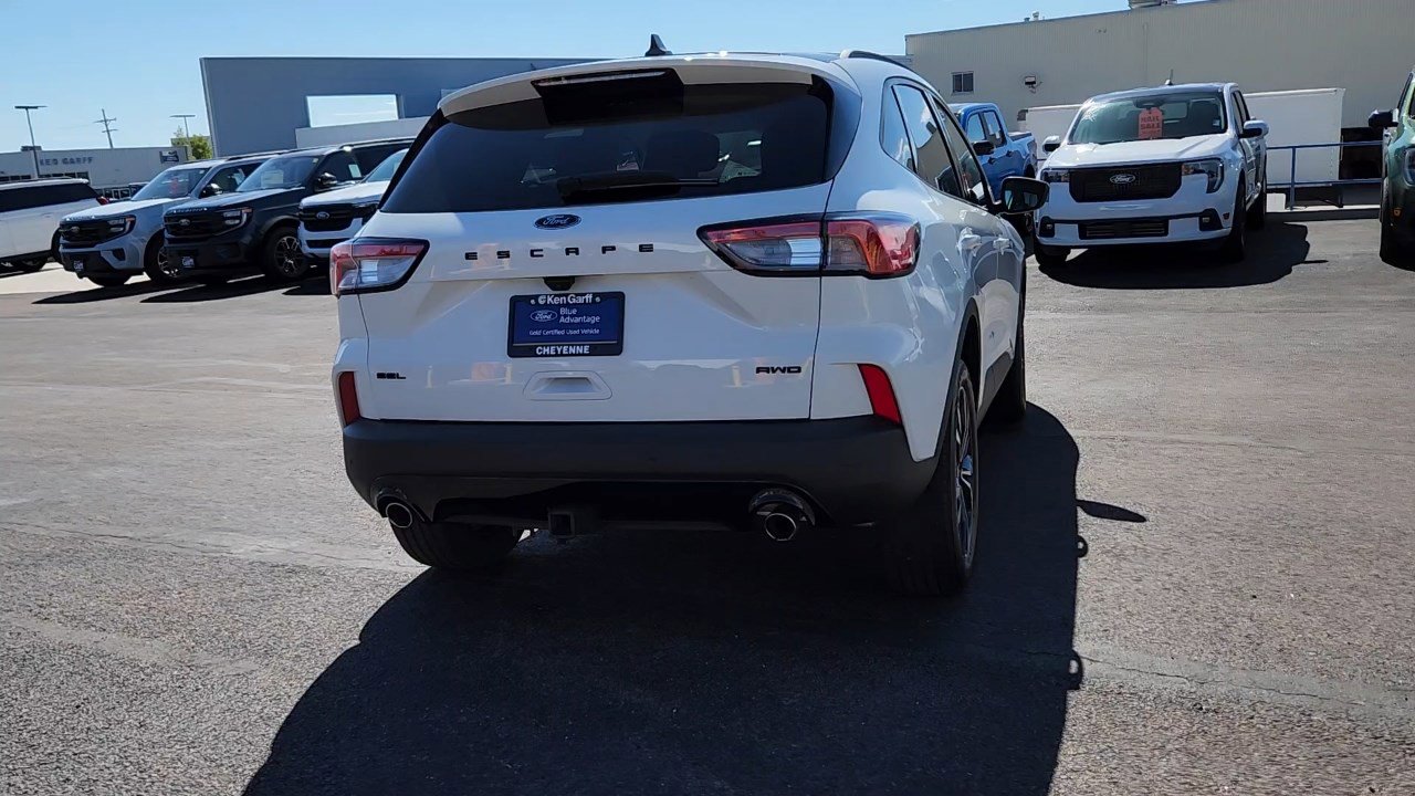 2022 Ford Escape SEL photo 3