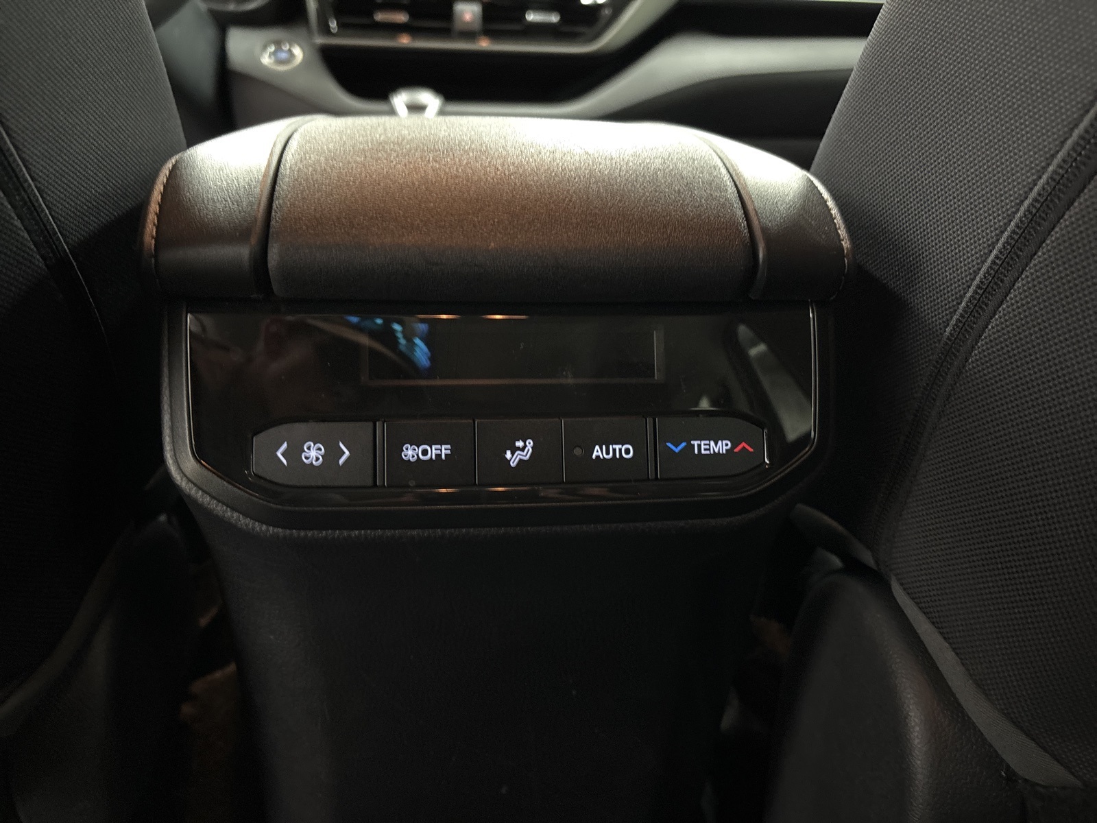 2023 Toyota Highlander L photo 19