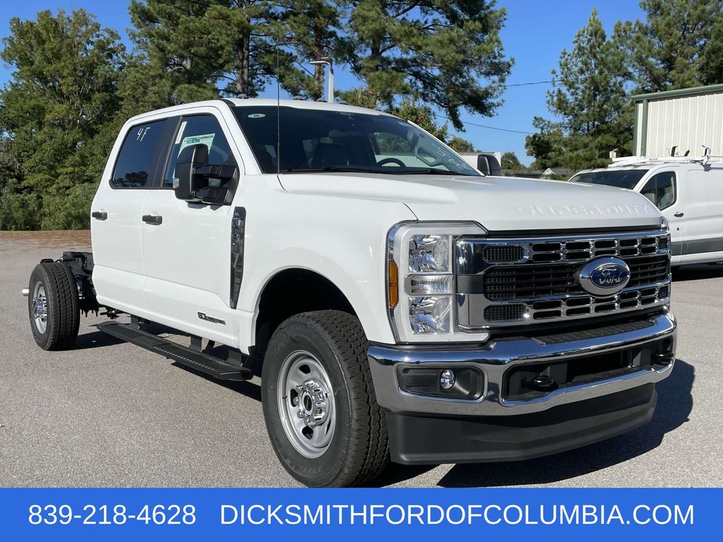 2026 Ford F-350 Super Duty Chassis Cab XL's photo