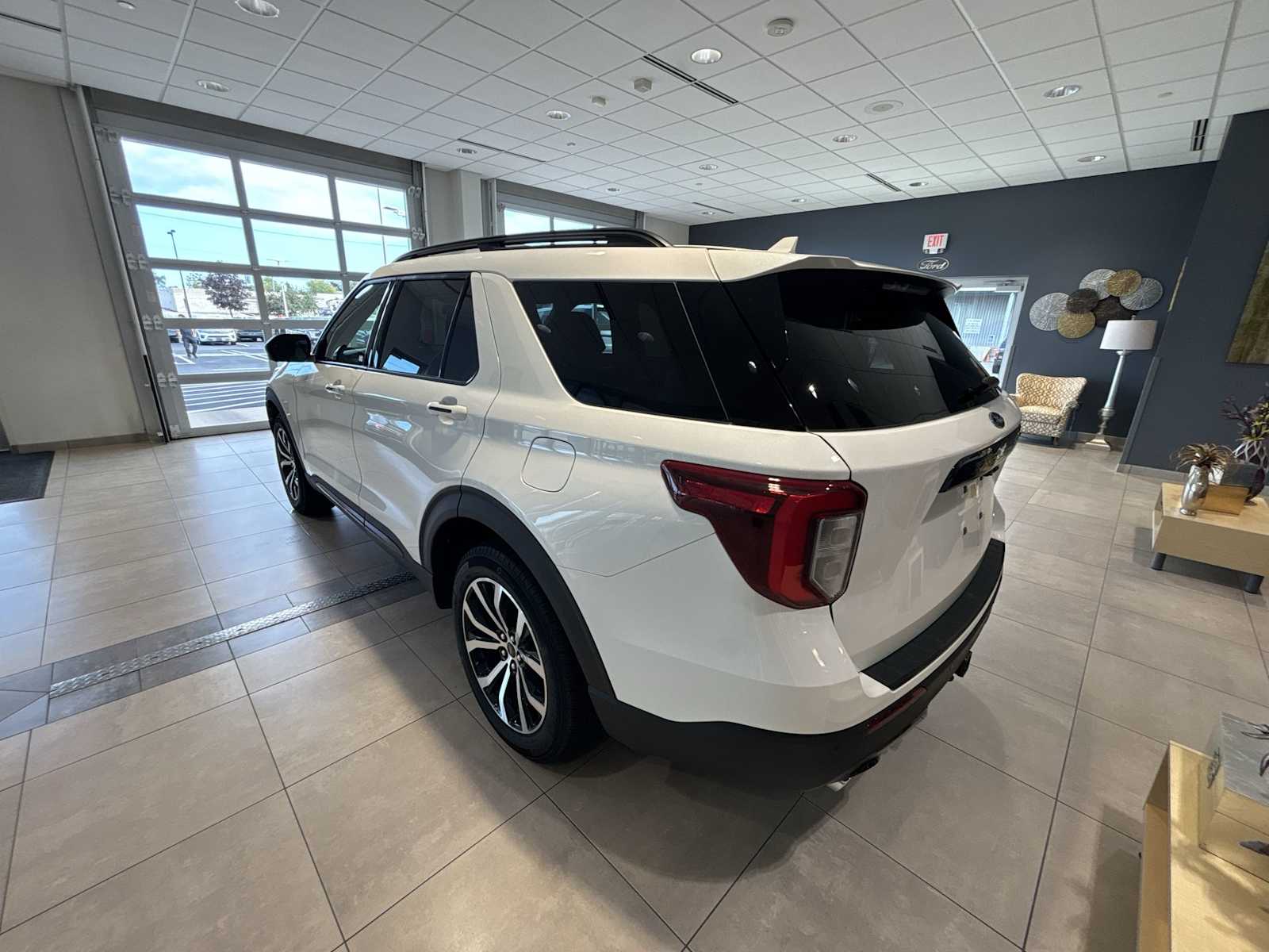 2022 Ford Explorer ST-Line photo 5