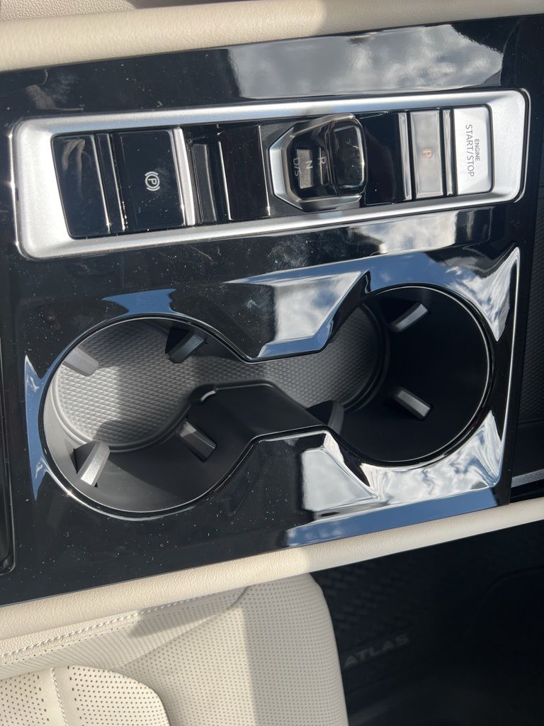 2026 Volkswagen Atlas SEL photo 24
