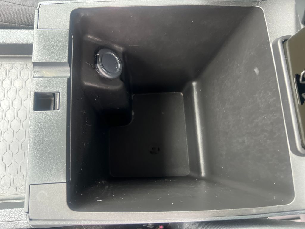 2022 Nissan Frontier S photo 22