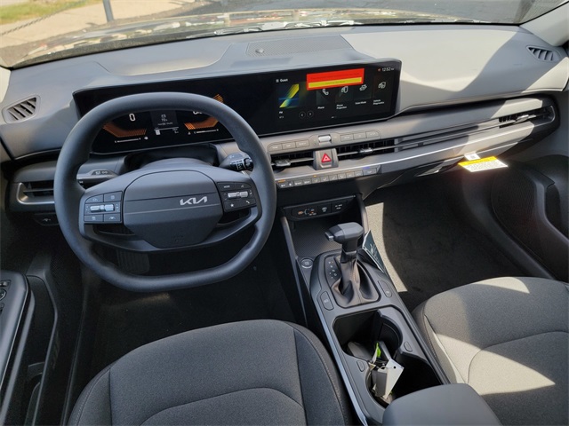 2025 Kia K4 LX photo 28