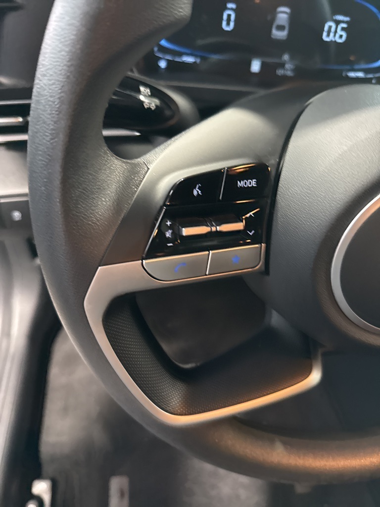 2025 Hyundai Elantra SE photo 32