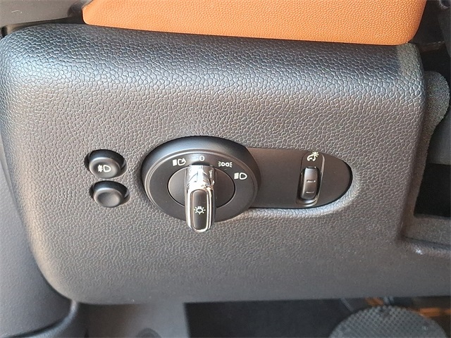 2020 Mini Cooper 2 Door Hardtop S Iconic photo 24