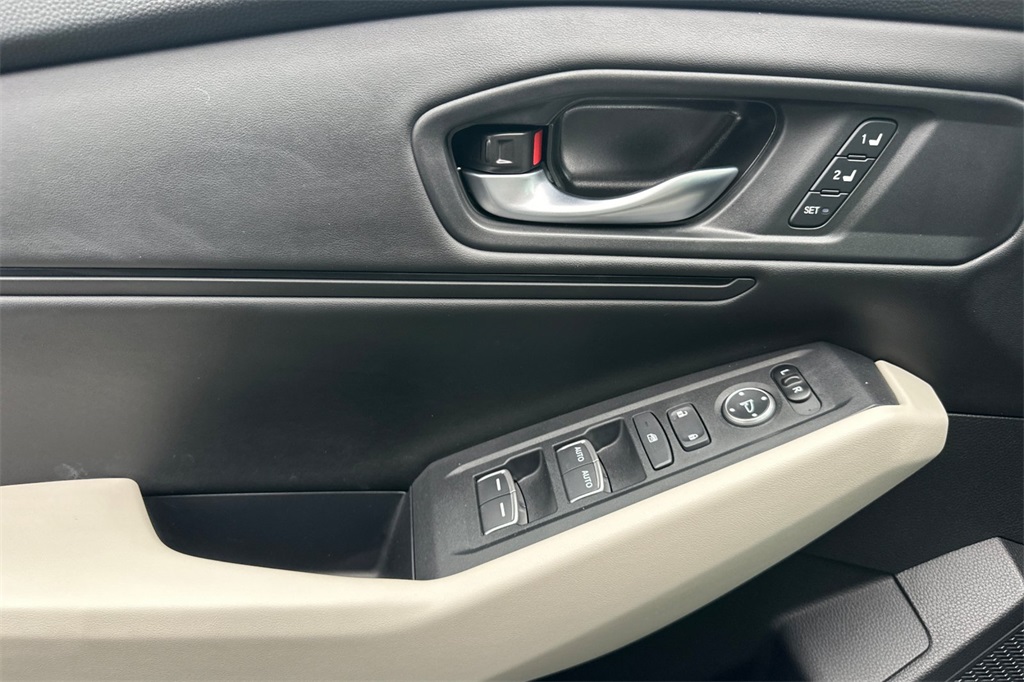 2025 Honda Accord Hybrid EX-L photo 9