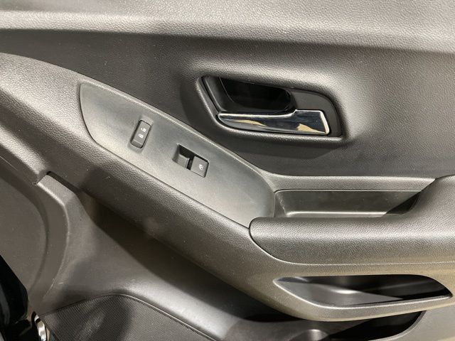 2020 Chevrolet Trax LT photo 22