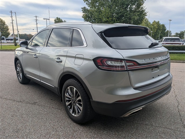 2021 Lincoln Nautilus Standard photo 2