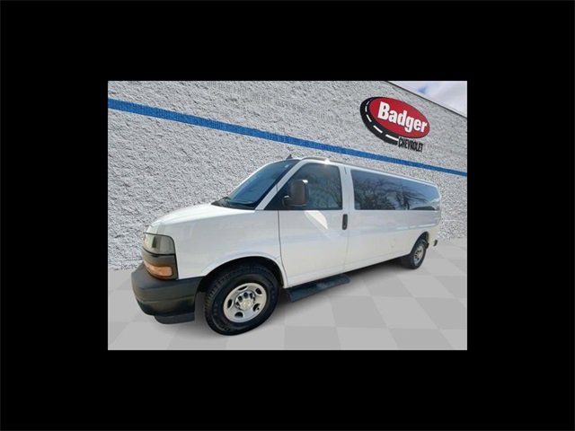2022 Chevrolet Express Passenger LS's photo