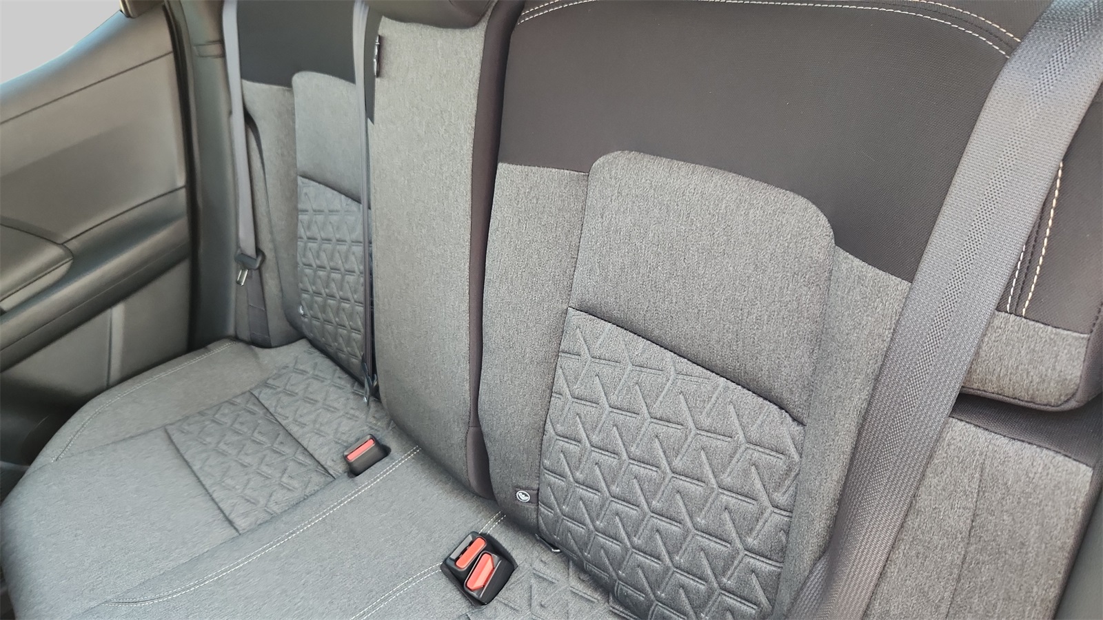 2026 Nissan Kicks SV photo 17