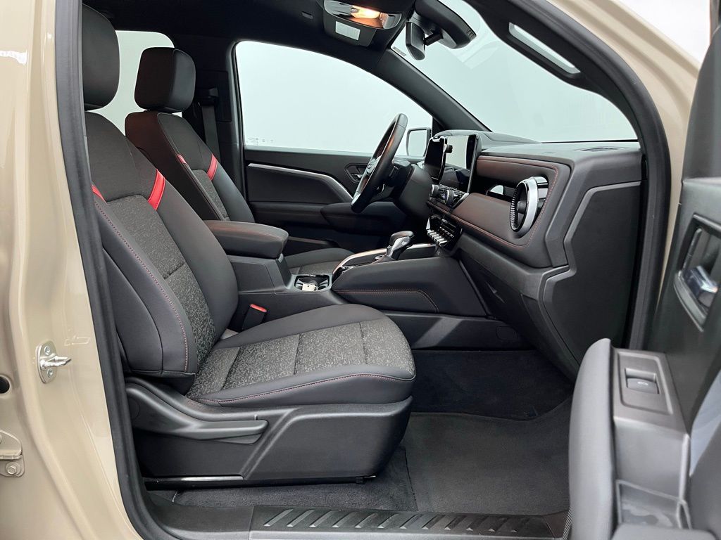 2024 Chevrolet Colorado Z71 photo 21