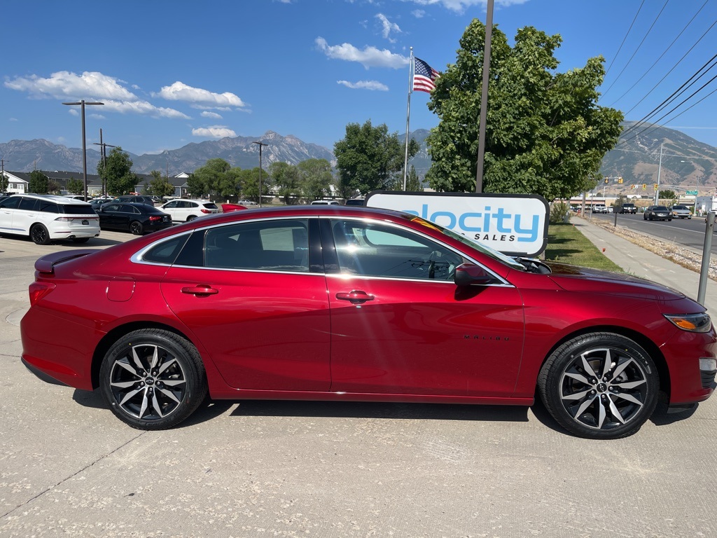 2021 Chevrolet Malibu RS photo 2