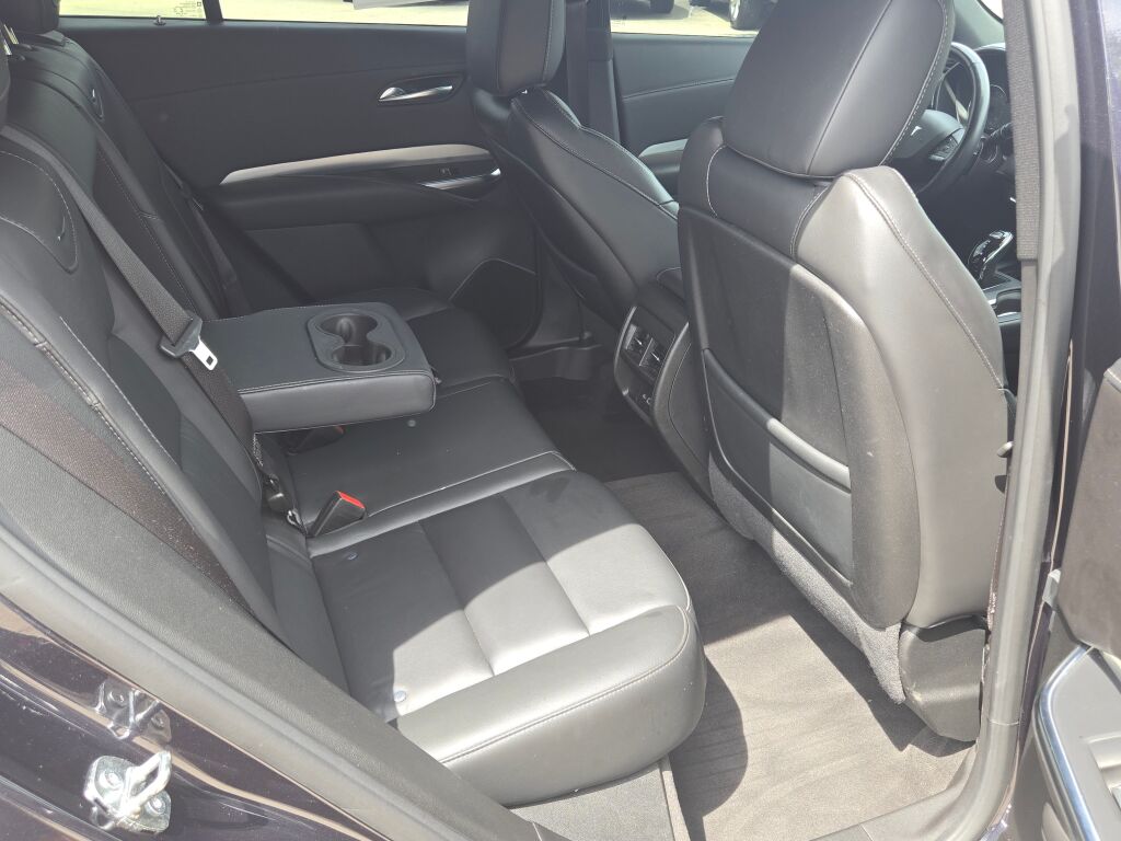 2023 Cadillac XT4 Premium Luxury photo 7