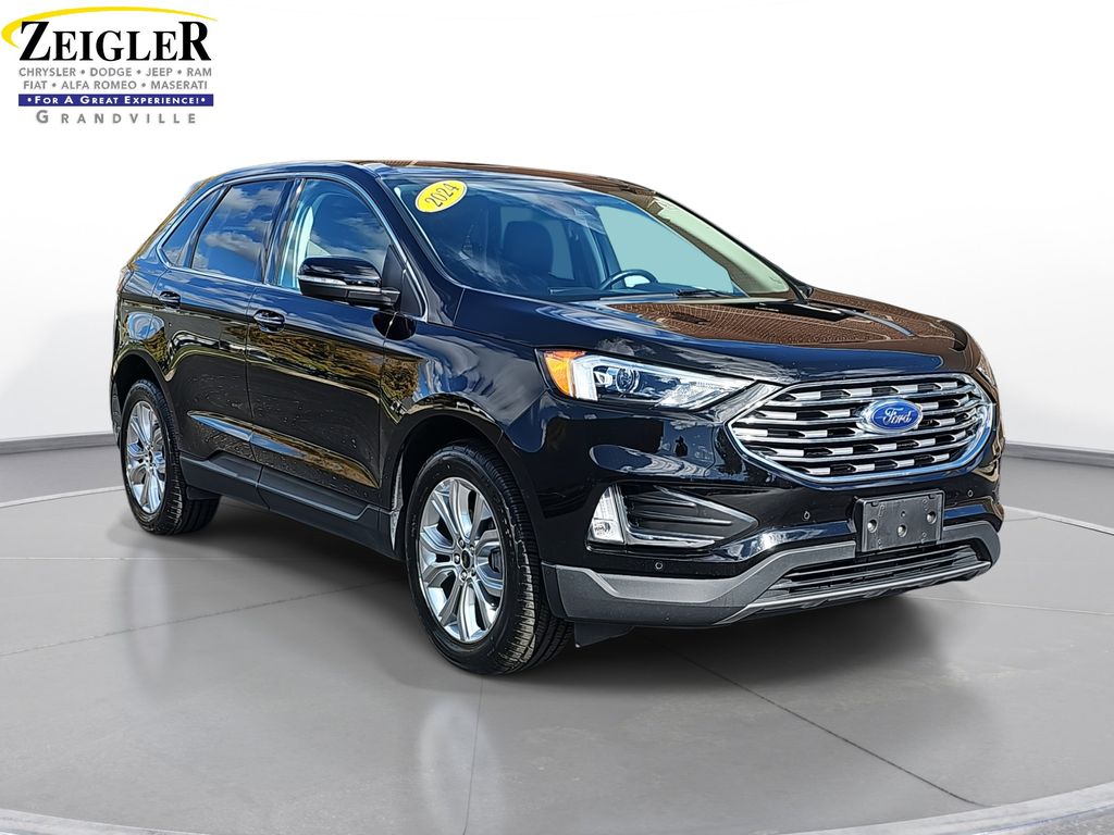 2024 Ford Edge Titanium photo 3