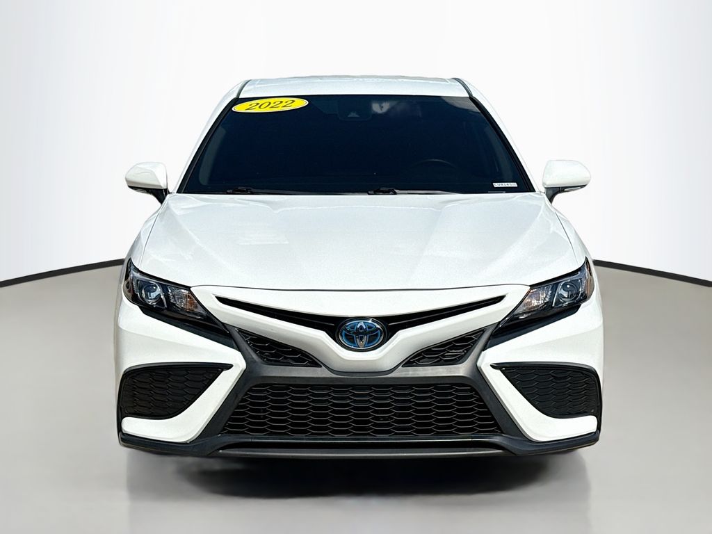 2022 Toyota Camry Hybrid SE photo 2