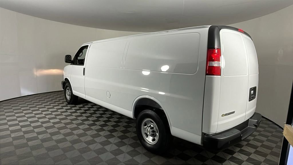 2025 Chevrolet Express Cargo 2500 photo 6