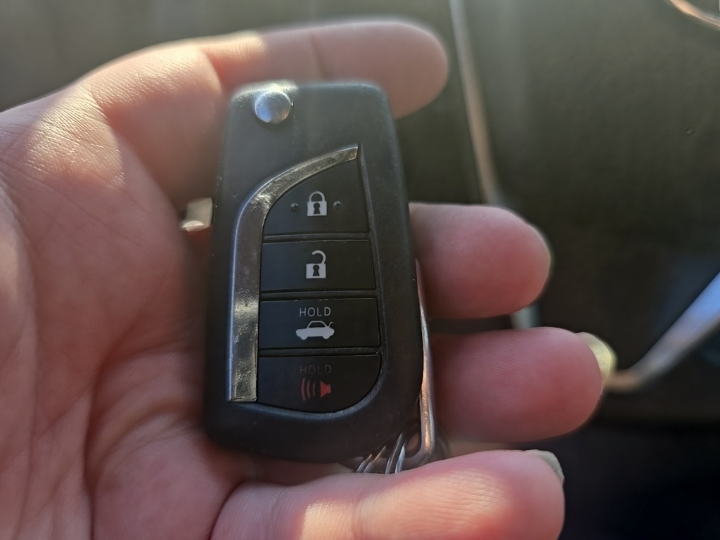 2018 Toyota Camry LE photo 13