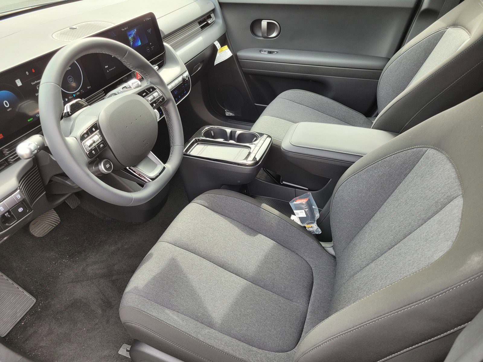 2025 Hyundai Ioniq 5 SE Standard Range photo 8